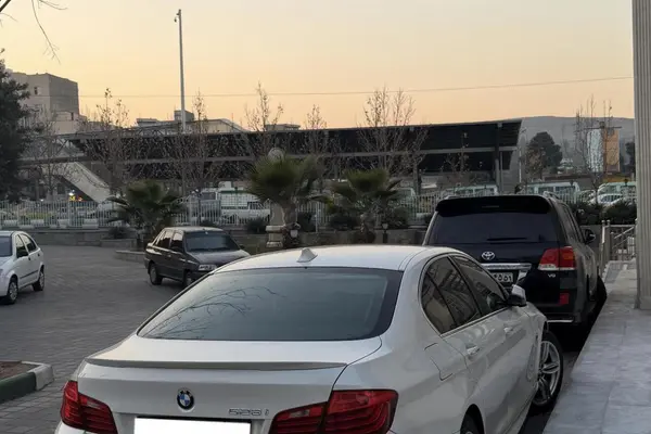 ب ام و، سری 5 سدان