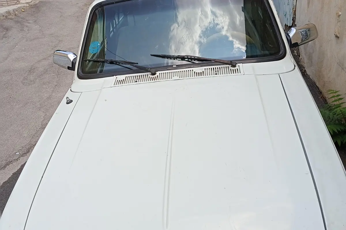 پیکان،  سدان