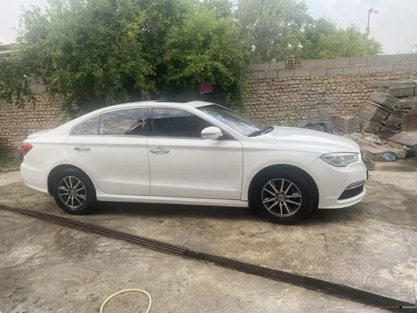 لیفان  820