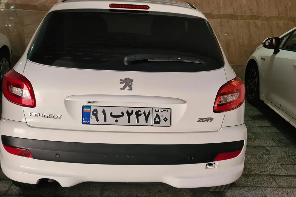پژو،  207