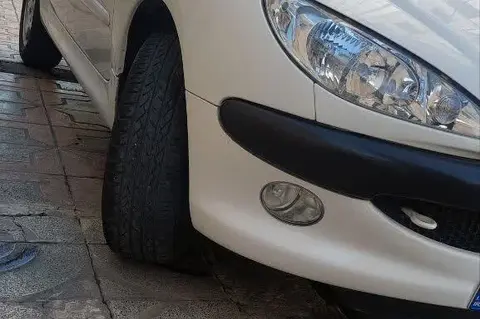 پژو، 206
