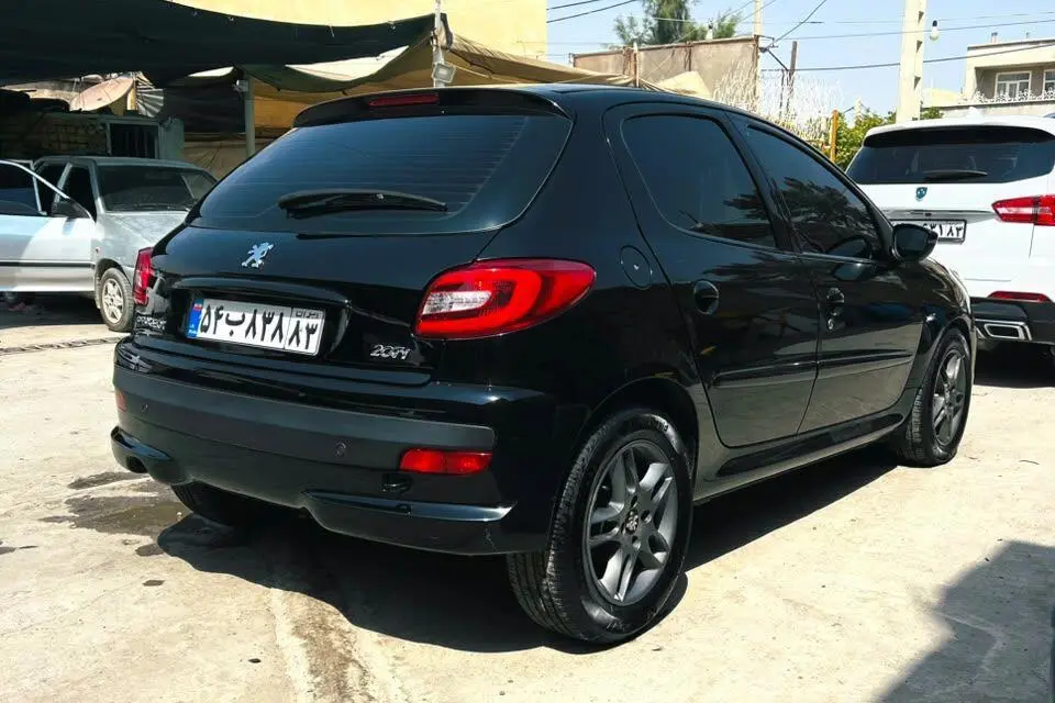 پژو،  207