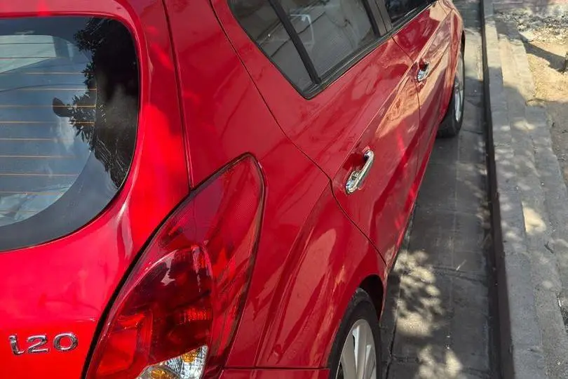 هیوندای  i20