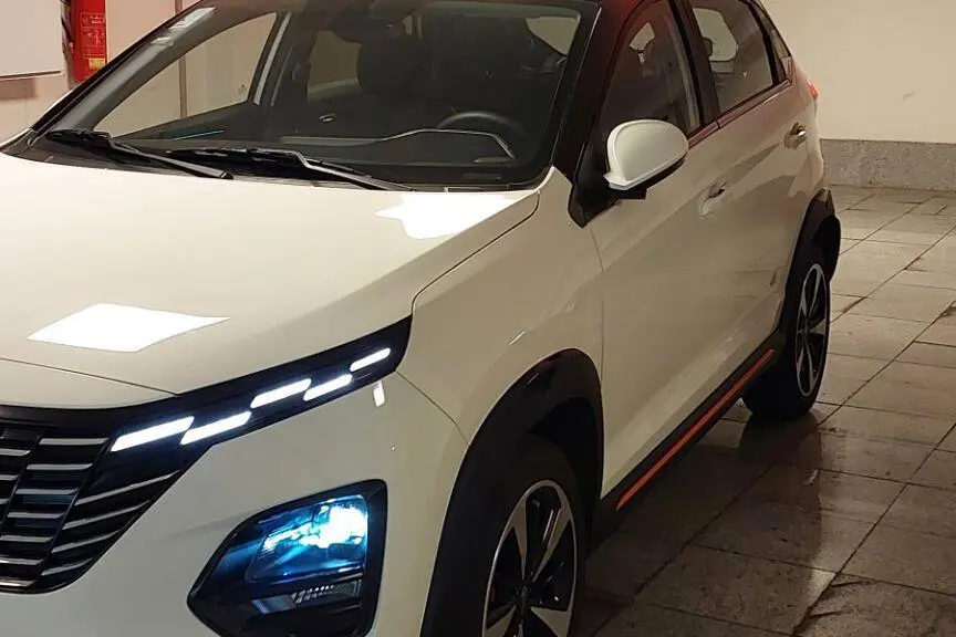 ام وی ام،  X33 کراس