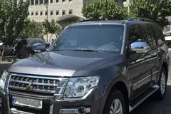 میتسوبیشی، پاجرو چهار در