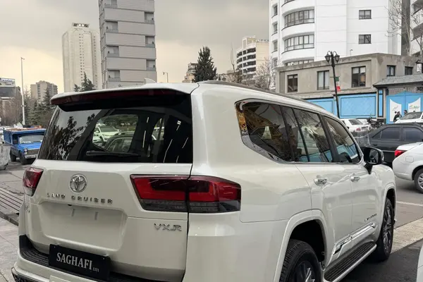 تویوتا، لندکروز چهار در