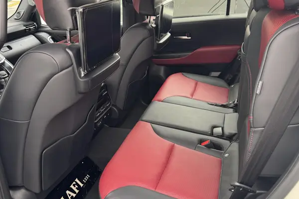 تویوتا، لندکروز چهار در