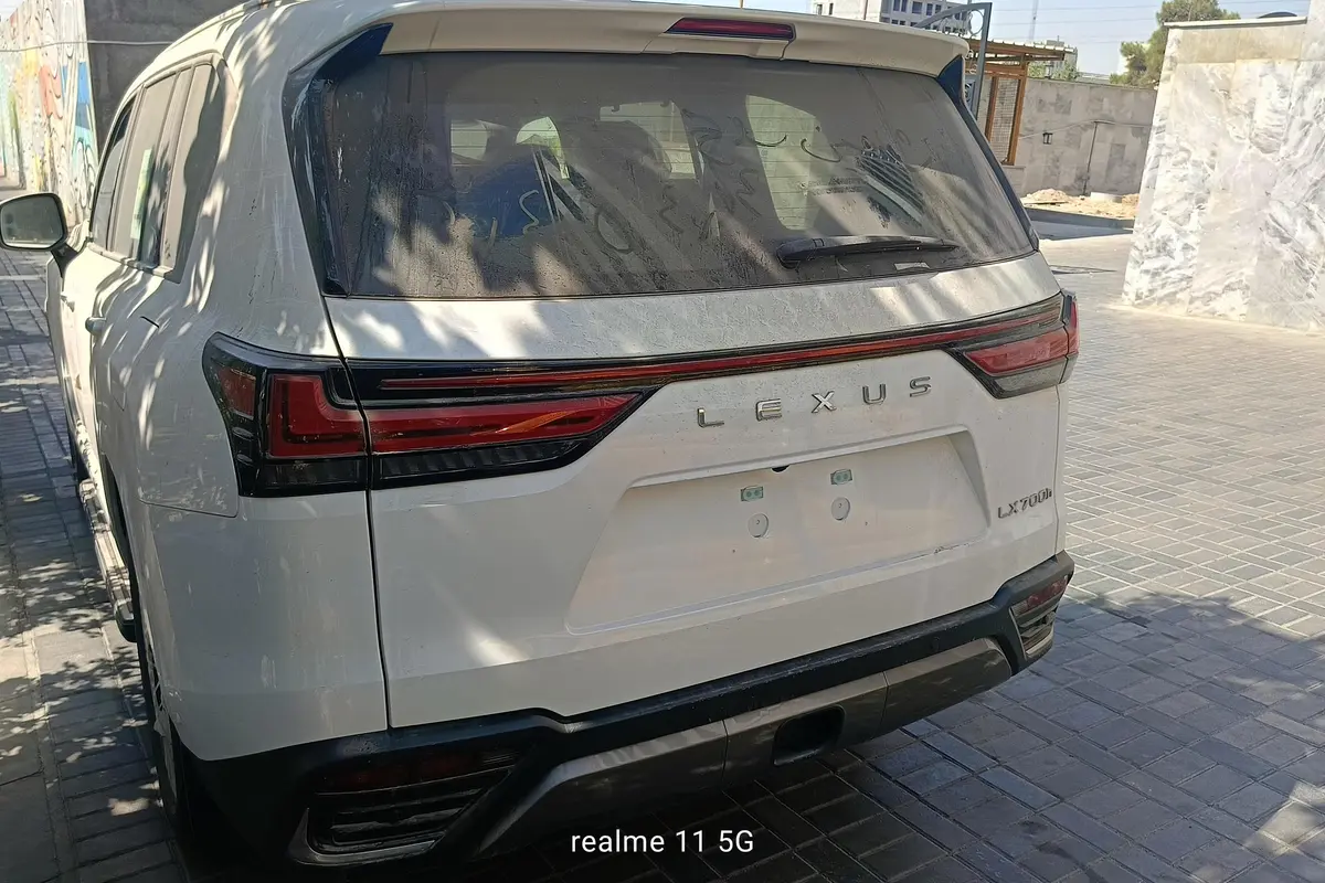 لکسوس،  LX
