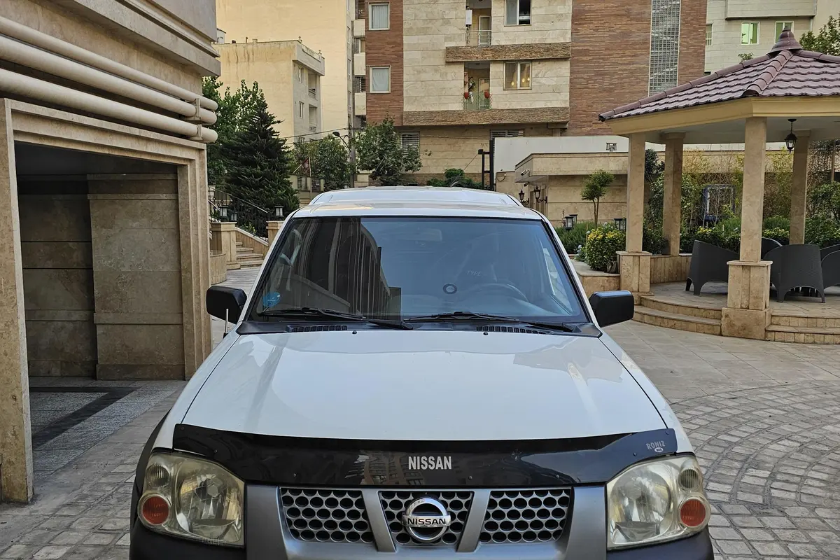 نیسان،  رونیز