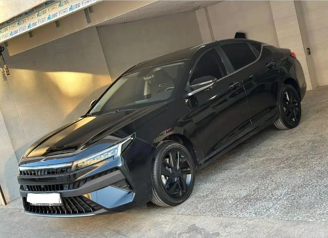 کی ام سی،  J7