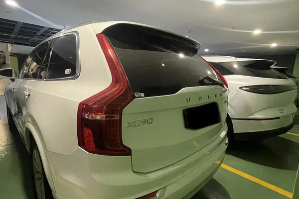 ولوو  XC90