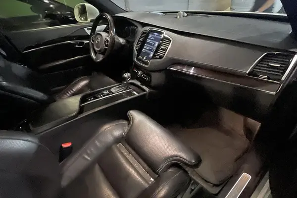 ولوو  XC90