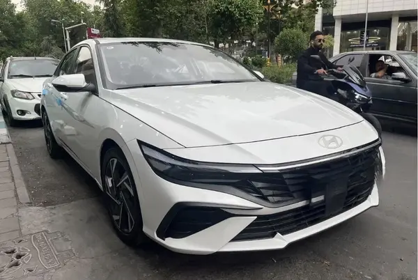 هیوندای  النترا