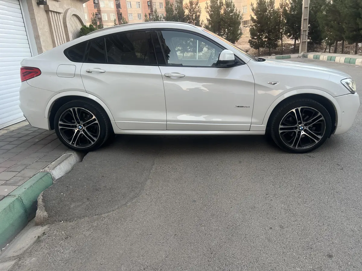 ب ام و،  X4