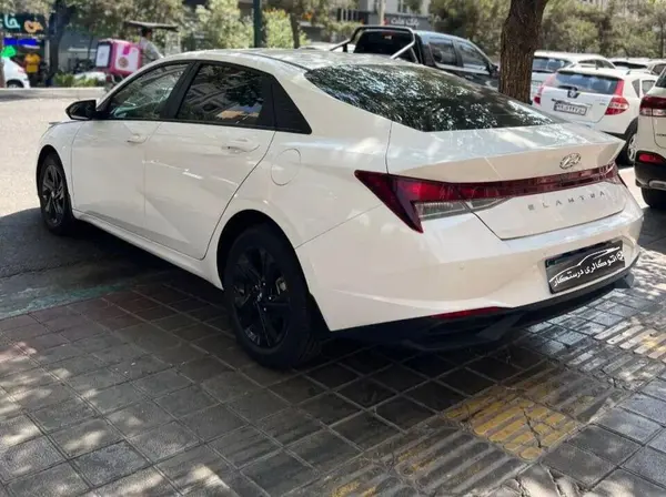 هیوندای، النترا