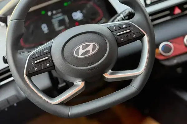 هیوندای، النترا