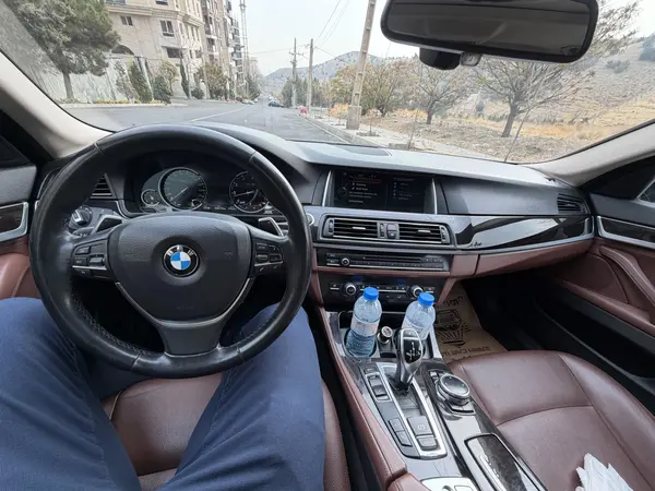 ب ام و، سری 5 سدان