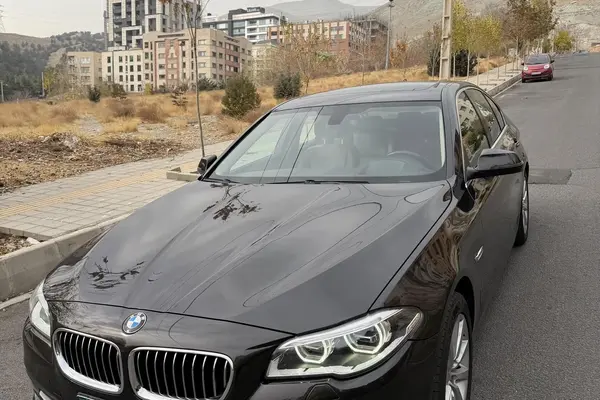 ب ام و، سری 5 سدان