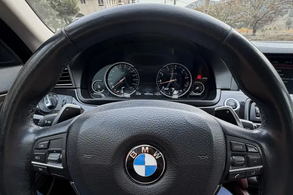 ب ام و، سری 5 سدان