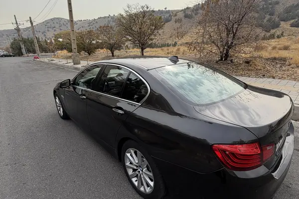 ب ام و، سری 5 سدان