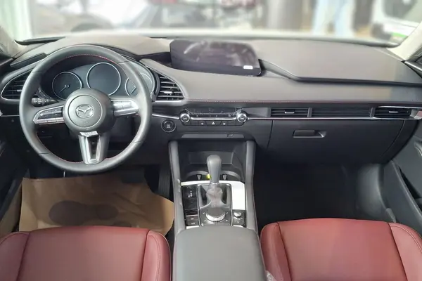 مزدا، 3 وارداتی