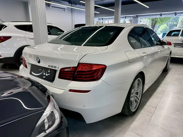 ب ام و، سری 5 سدان