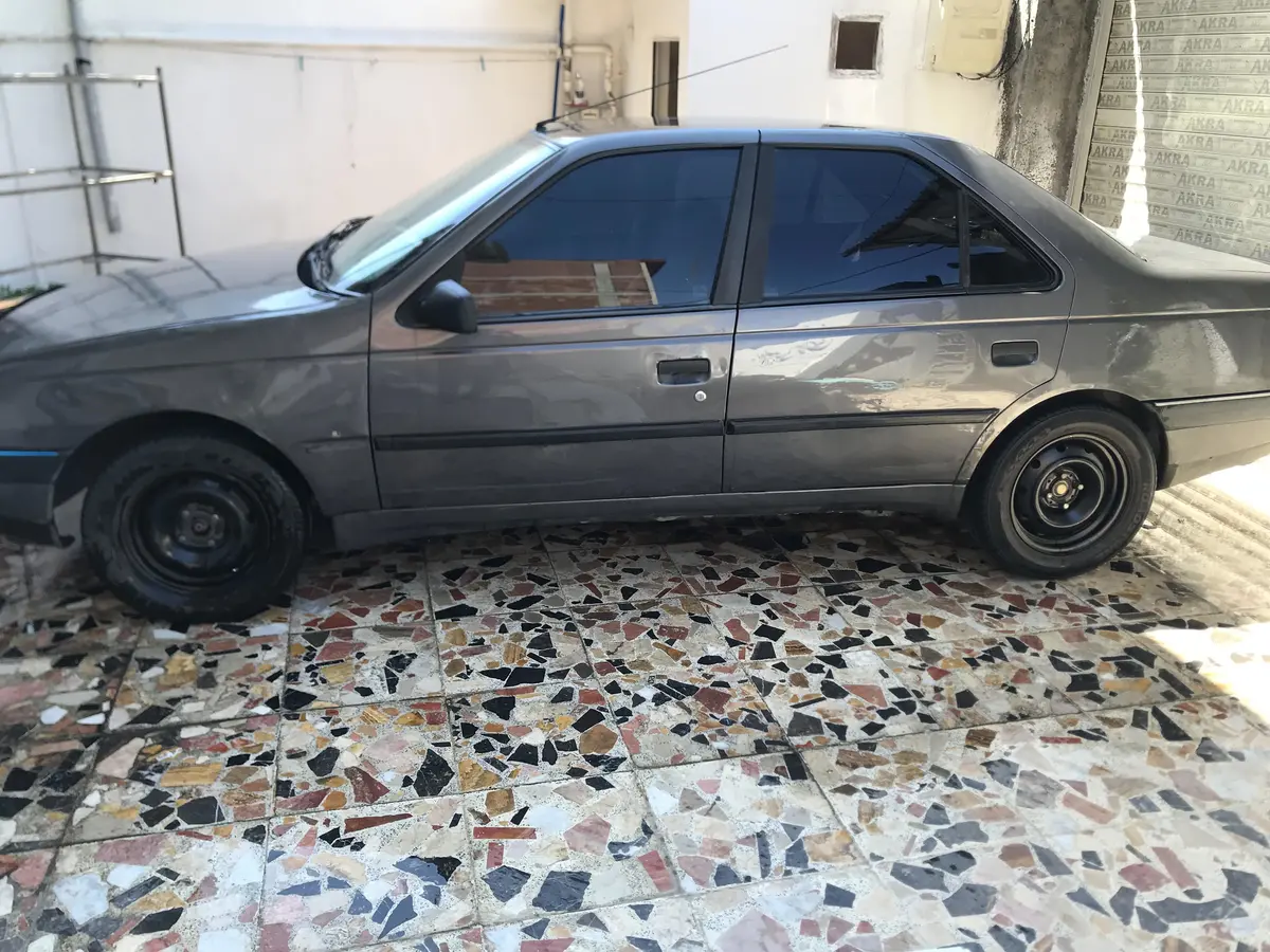 پژو،  405