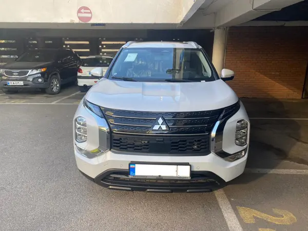 میتسوبیشی، اوتلندر