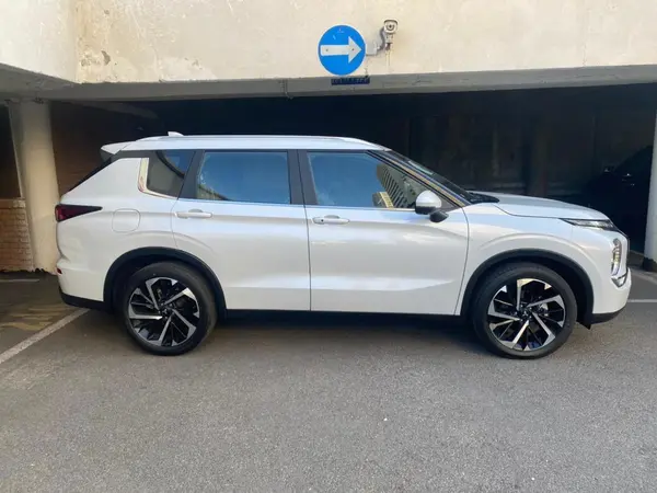 میتسوبیشی، اوتلندر