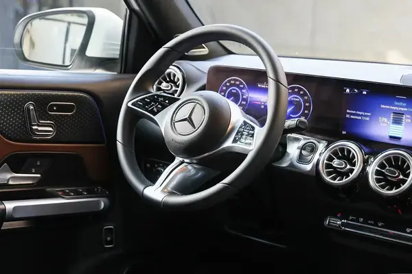 بنز، کلاس EQB