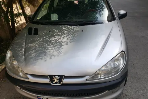 پژو، 206