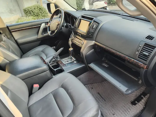 تویوتا، لندکروز چهار در