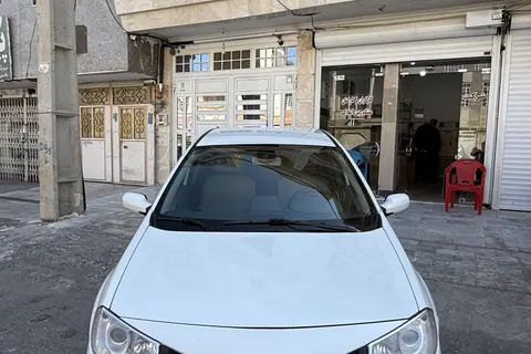 رنو، مگان (مونتاژ)