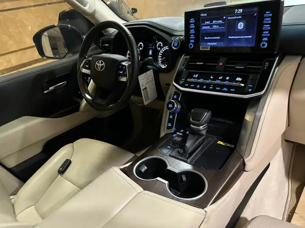 تویوتا، لندکروز چهار در