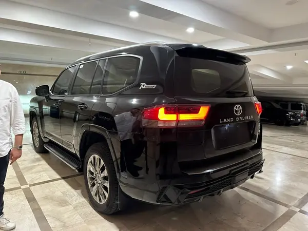 تویوتا، لندکروز چهار در