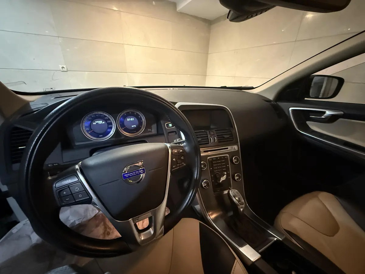 ولوو،  XC60