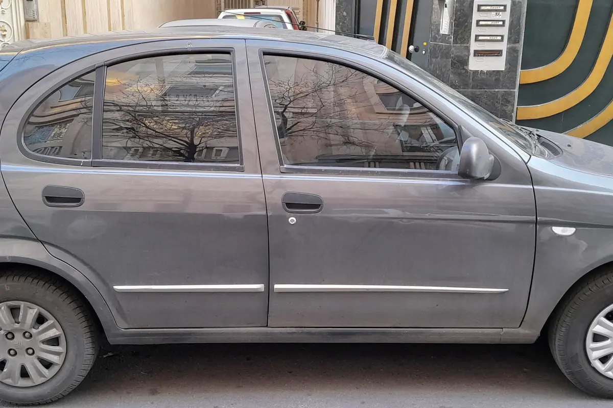 تیبا،  هاچ بک