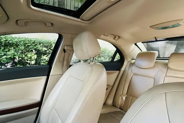 ام جی  550