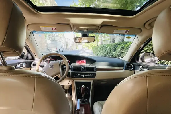 ام جی  550