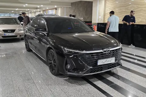 فونیکس، آریزو 8 (Z8)