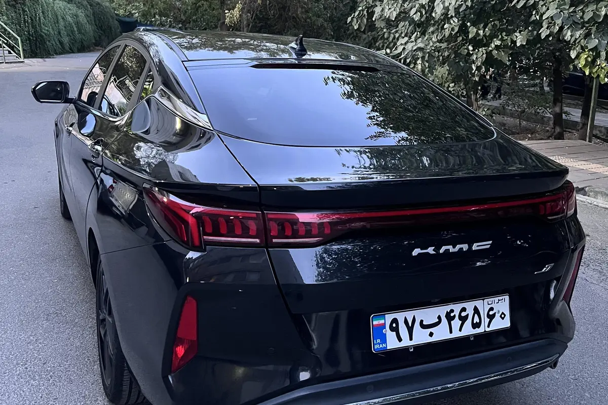 کی ام سی،  J7