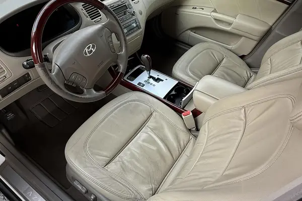 هیوندای، آزرا (گرنجور)