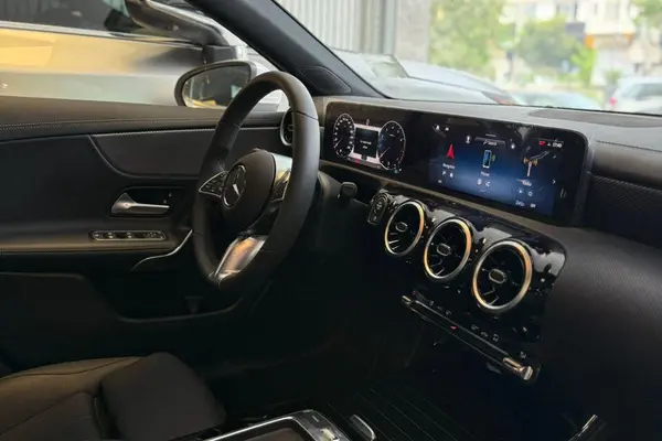 بنز، کلاس A سدان