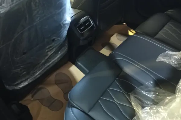 فونیکس، آریزو 8 (Z8)