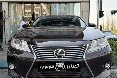 لکسوس، ES