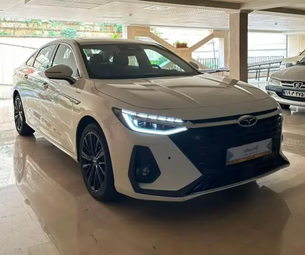فونیکس  آریزو 8 (Z8)