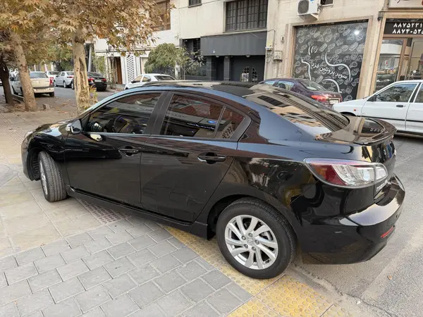 مزدا، 3 نیو صندوق دار