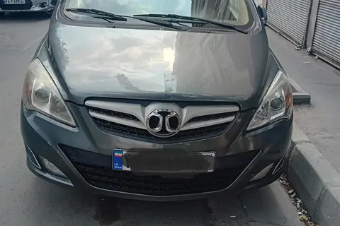 بایک، سابرینا هاچ بک (مونتاژ)