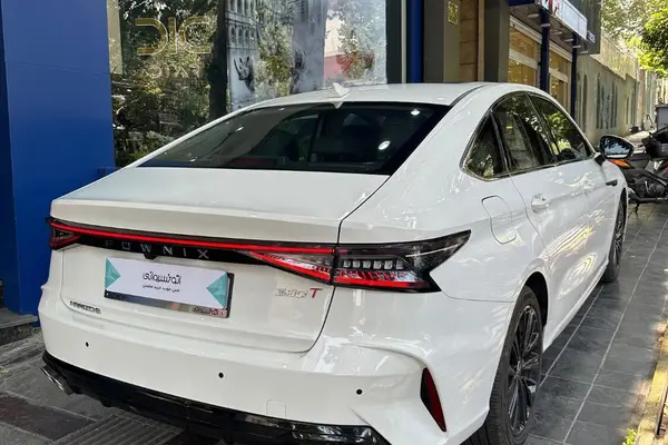 فونیکس  آریزو 8 (Z8)