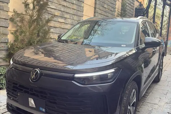 فولکس، تایرون L